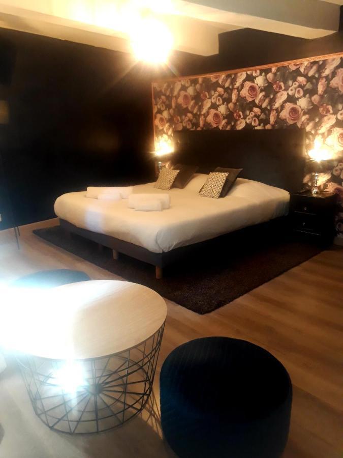 Hotel Renaissance Martigues Exteriör bild
