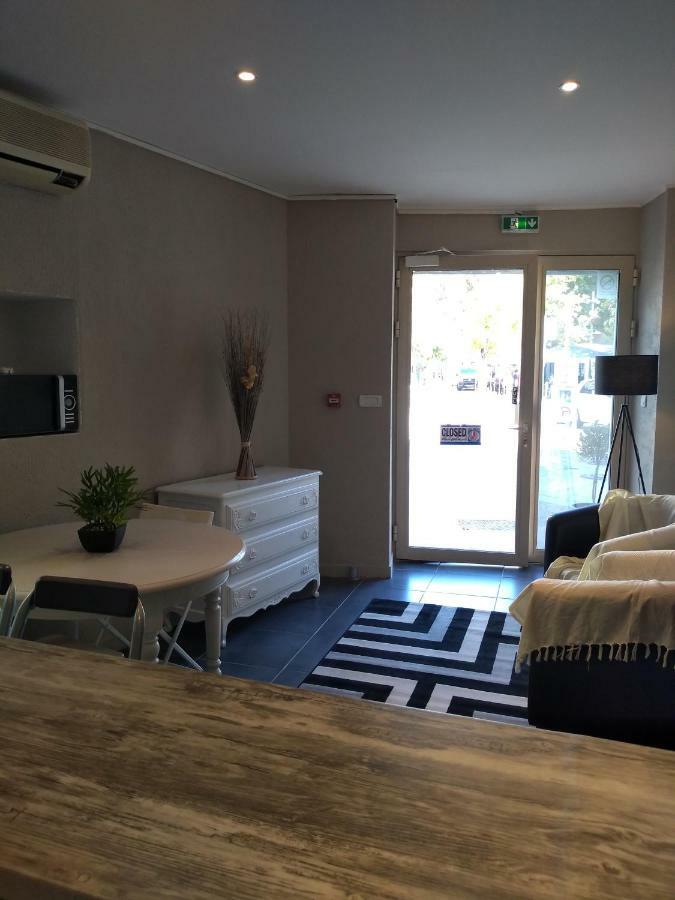 Hotel Renaissance Martigues Exteriör bild